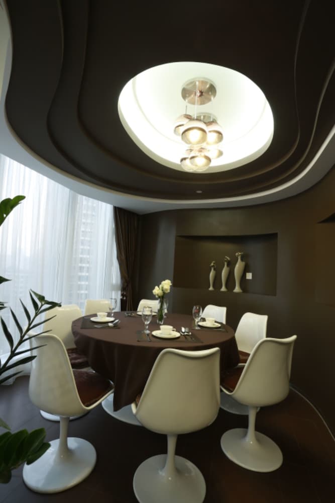 Planet Hotel 21/25