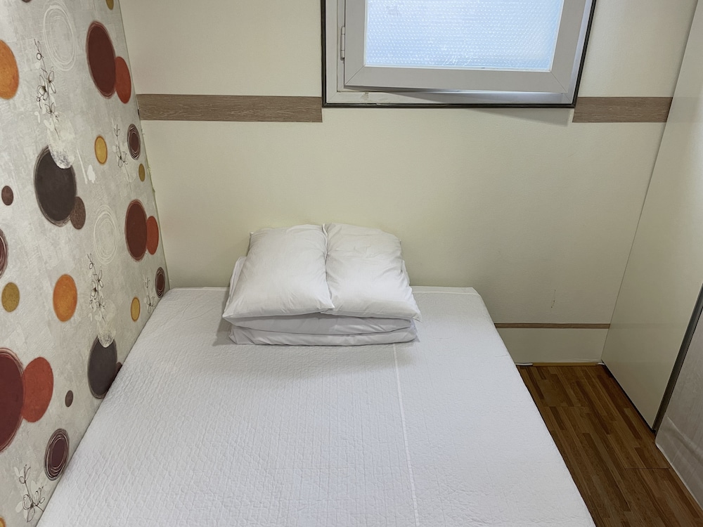 Hostel Chloe 13/50