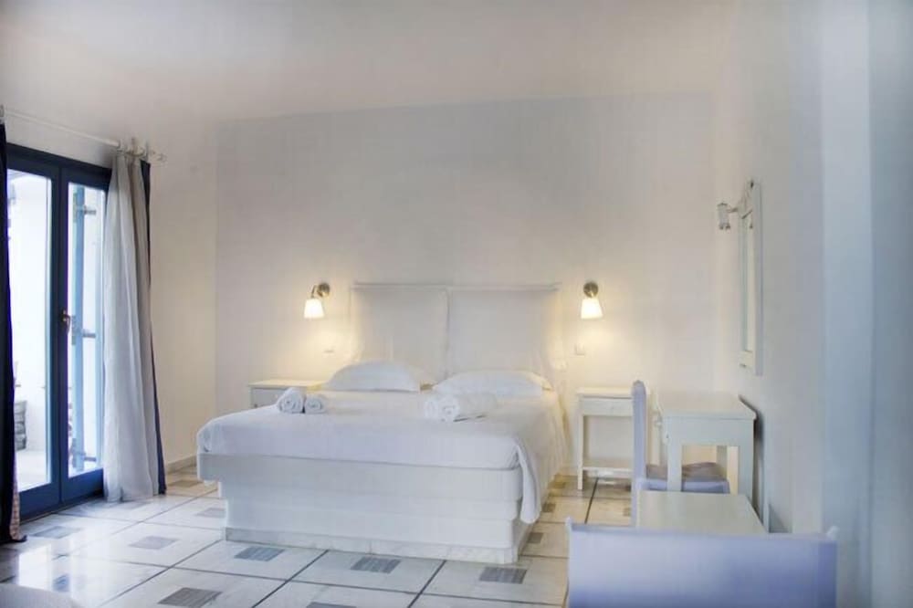 Nissiotiko Hotel 24/62