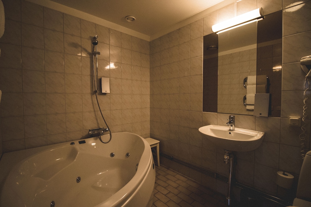 Mojo Hotell 49/50