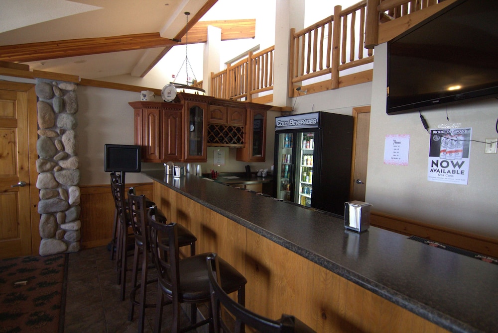 Shell Lake Lodge, a Travelodge by Wyndham 50/55