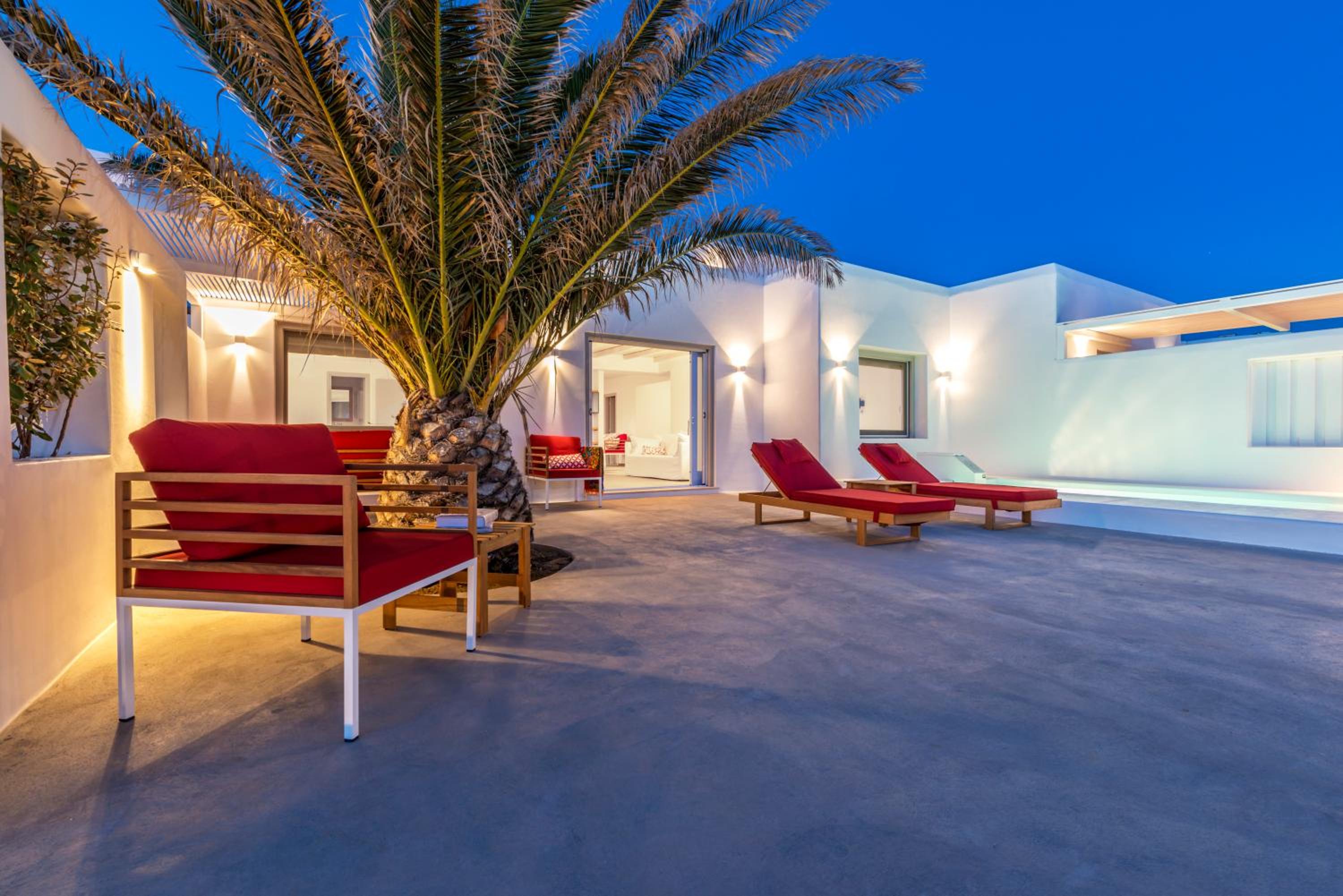 Bespoke Mykonos 17/19