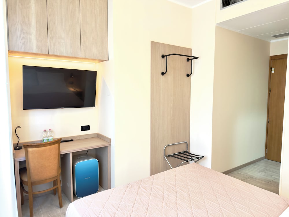 Hotel Molise 2 38/64
