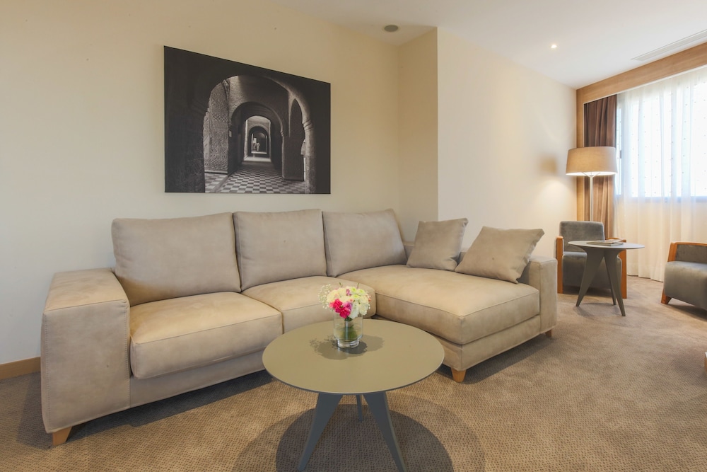 Lamaraz Arts Hotel 31/49