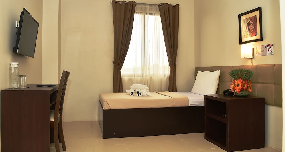 Columbus Plaza Hotel 24/55