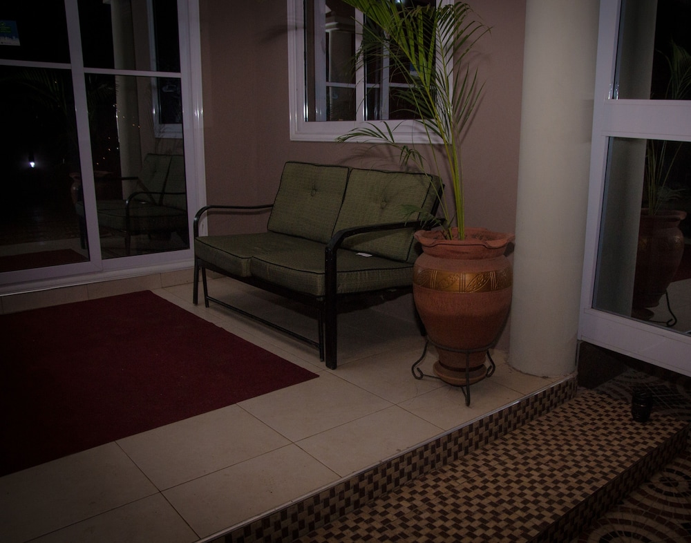 Appiah's Royal Suites 37/45