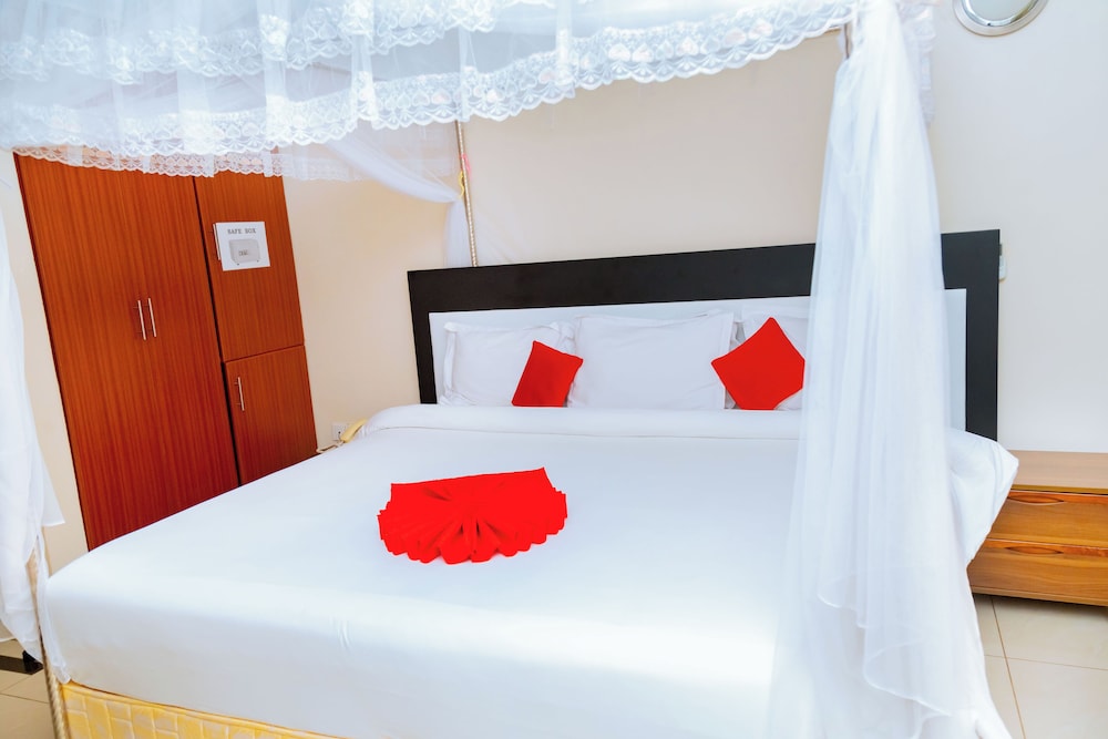 Five To Five Hotel 25/71