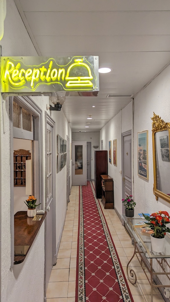 Richelieu Hotel 7/68
