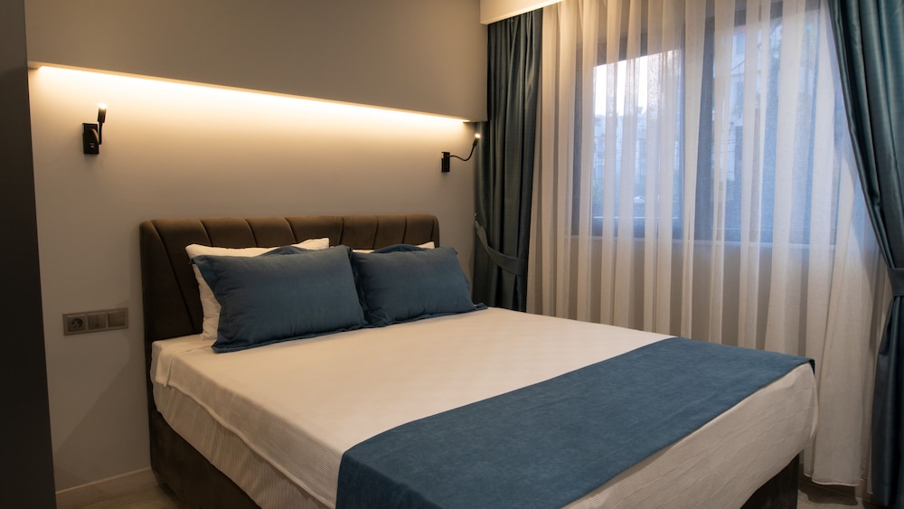 Opera Suites 7/50
