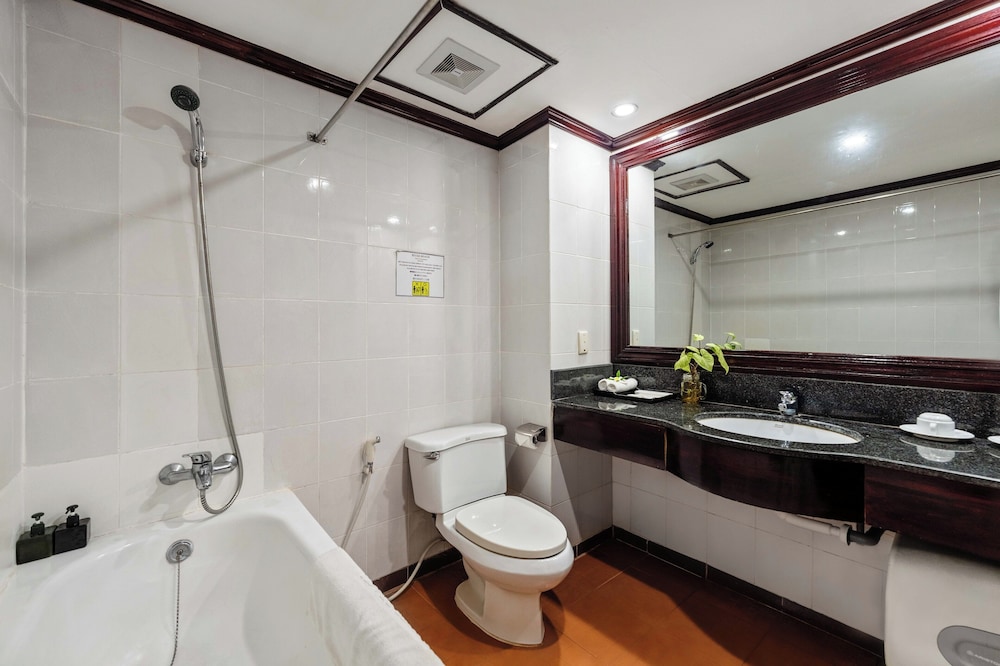 River Beach Resort and Residences 76/76