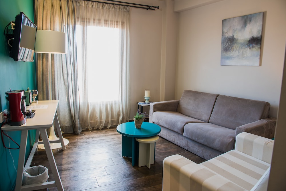 Elia Bettolo Hotel 54/69