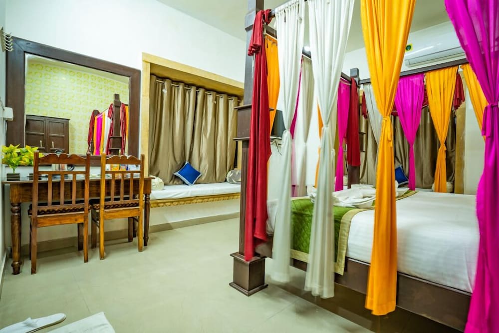 Hotel Marina Mahal 43/50