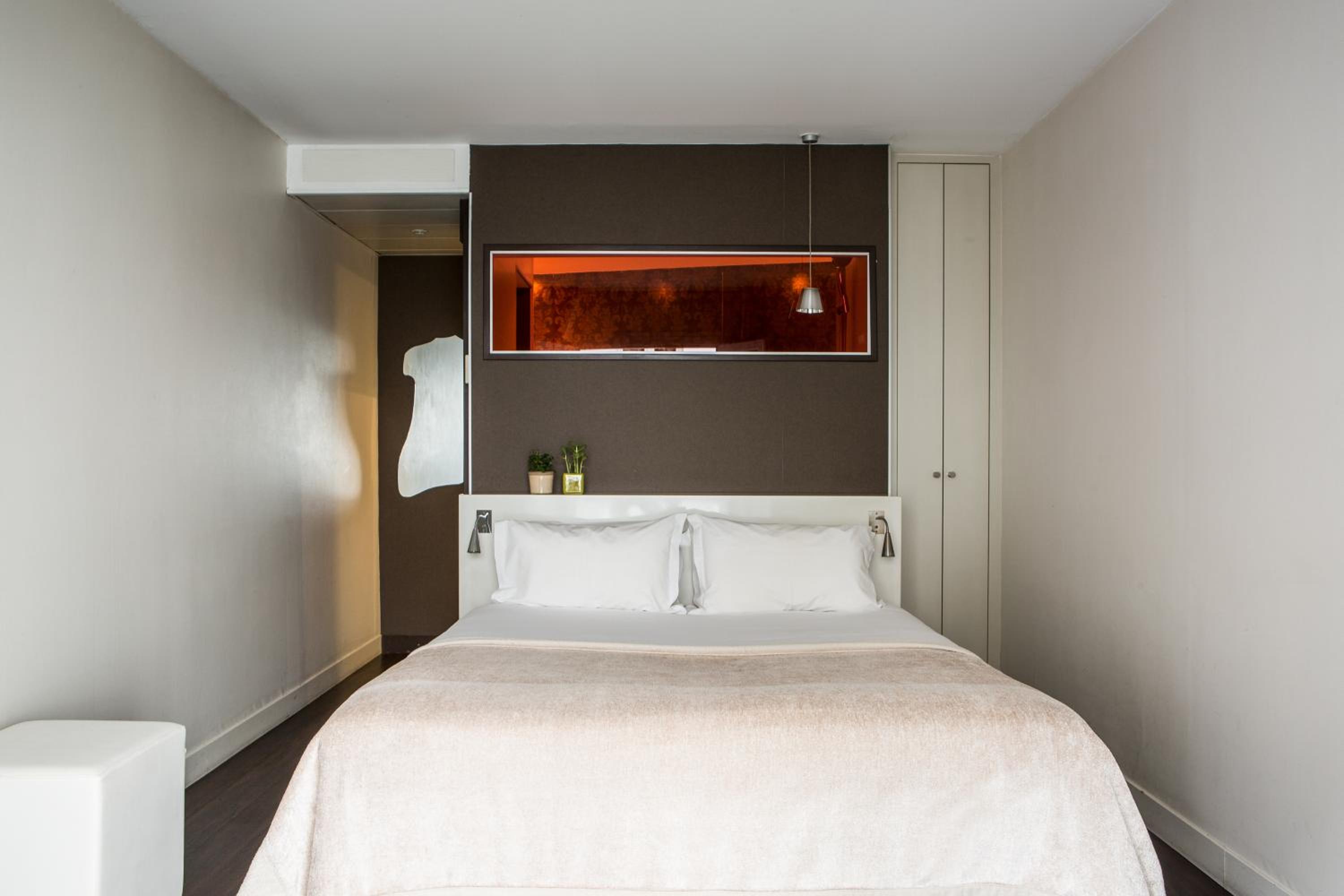 Executive, Queen and Twin Beds