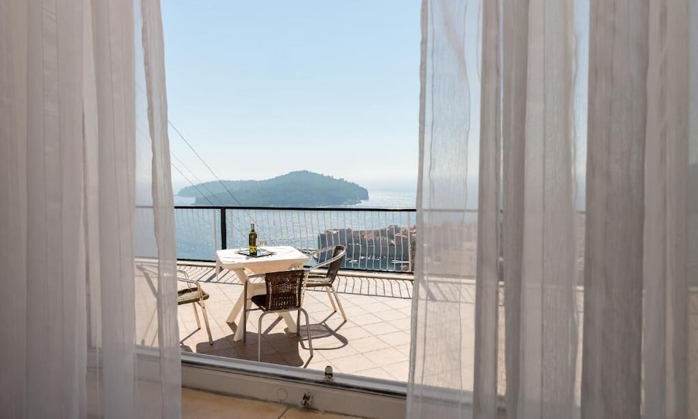 GUESTHOUSE SLAVKA 20/26