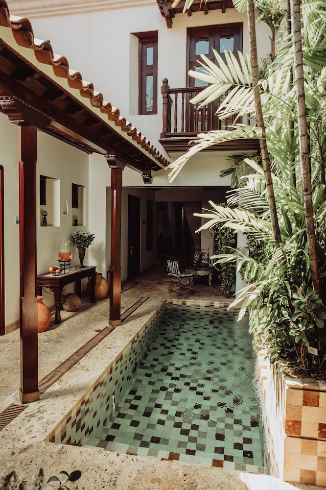 Hotel Boutique Santo Toribio 62/66