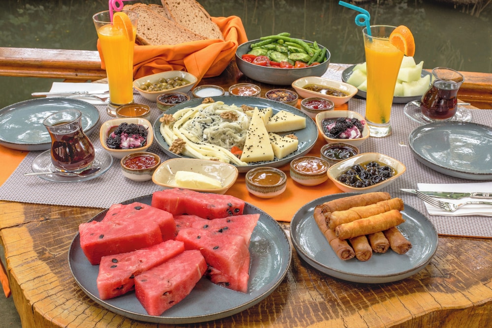 Orange Garden Hotel Akyaka، مرماريس 23/50