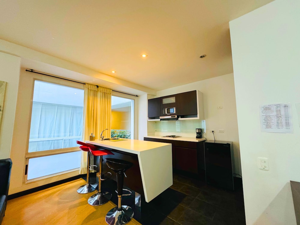 Hotel Aparta Suite Continental 65/75