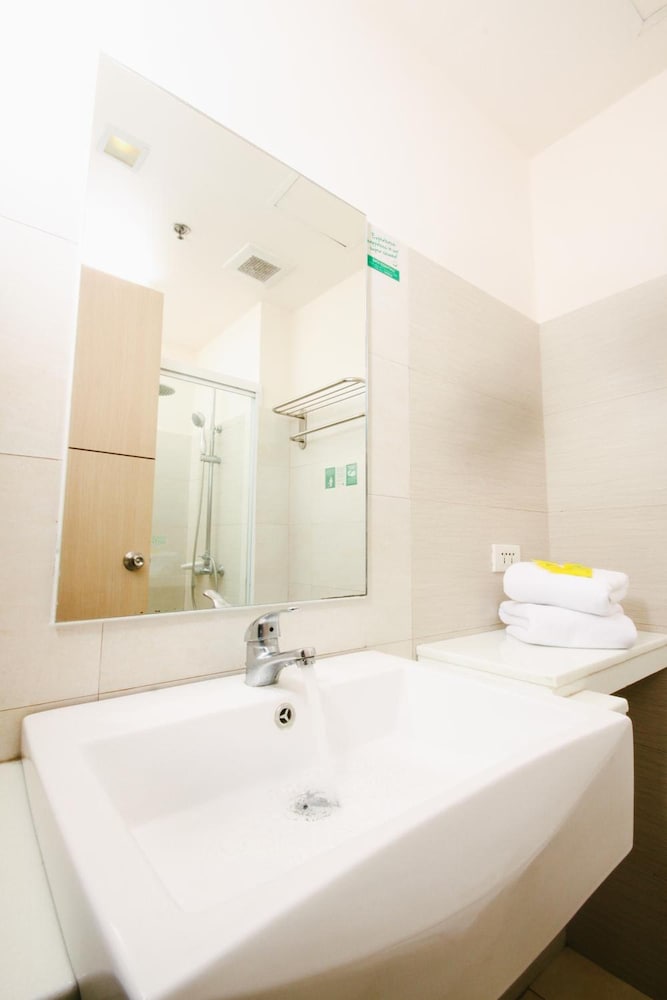 Go Hotels Ortigas Center 63/68