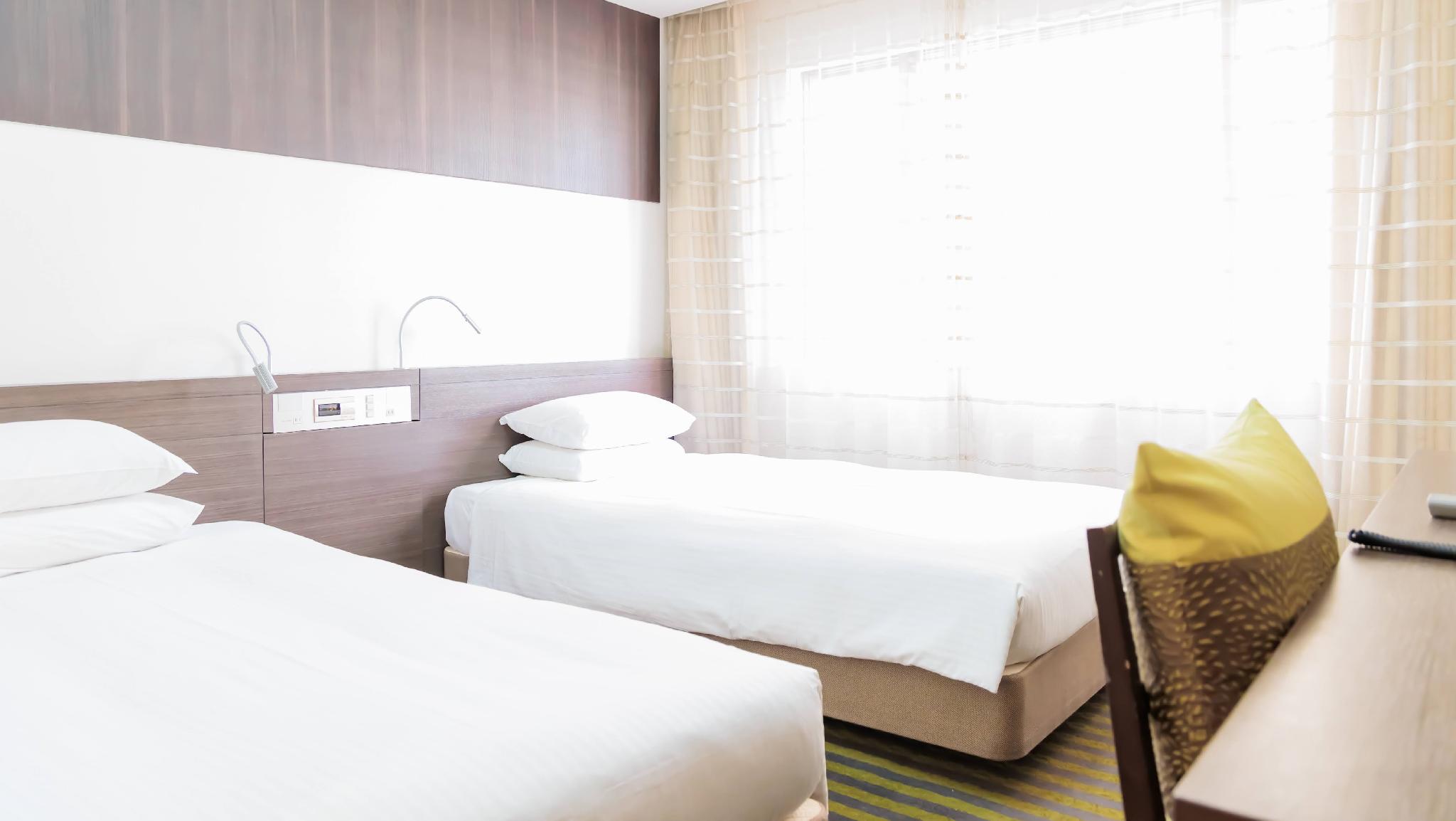 Casual, Standard, Twin Beds