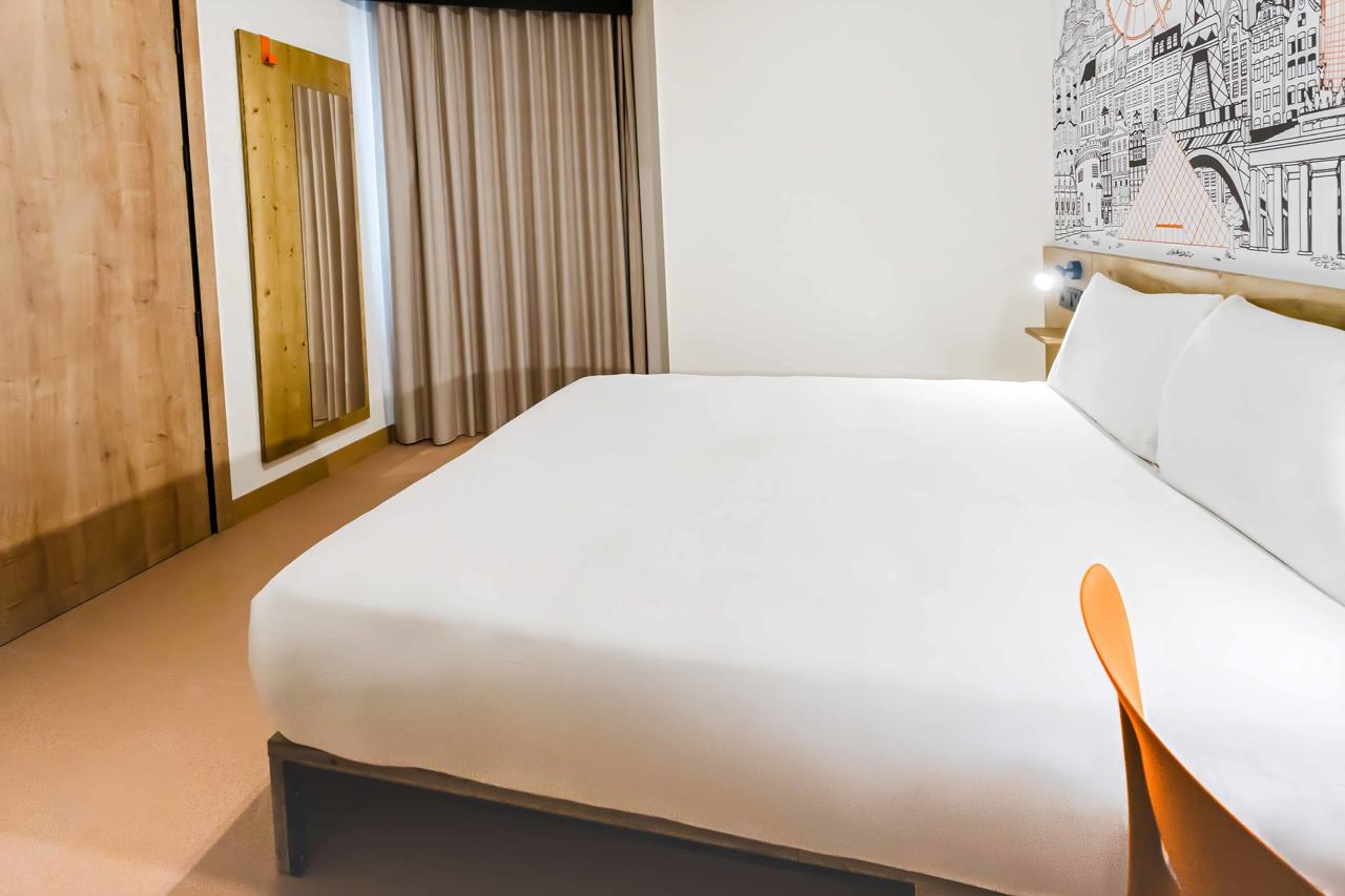 easyHotel Alicante Centro 23/58
