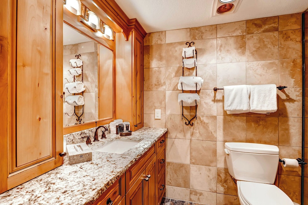 Condominium, Studio, Queen Bed