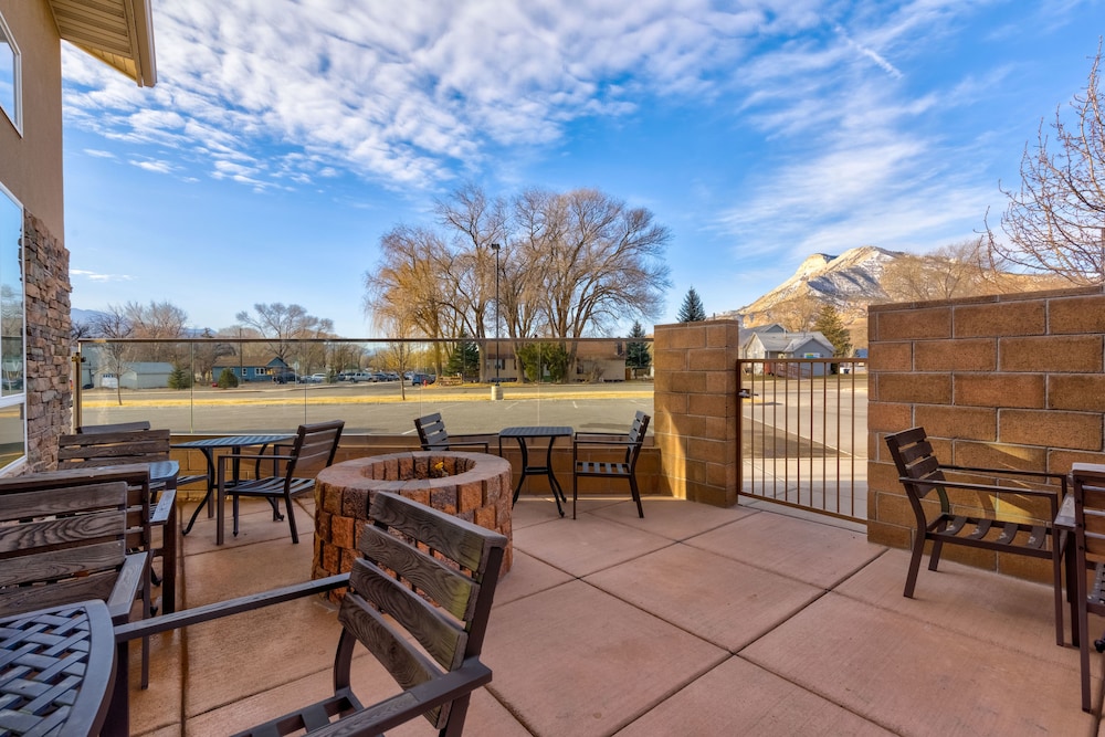 Comfort Inn And Suites 17/29