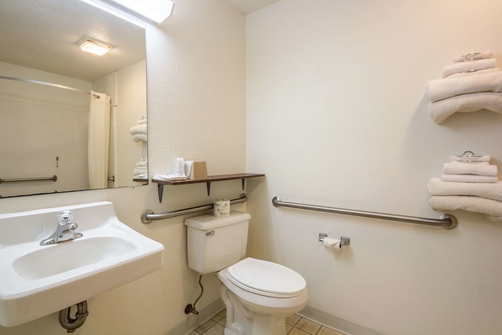 Motel6 Saukville, WI 10/54