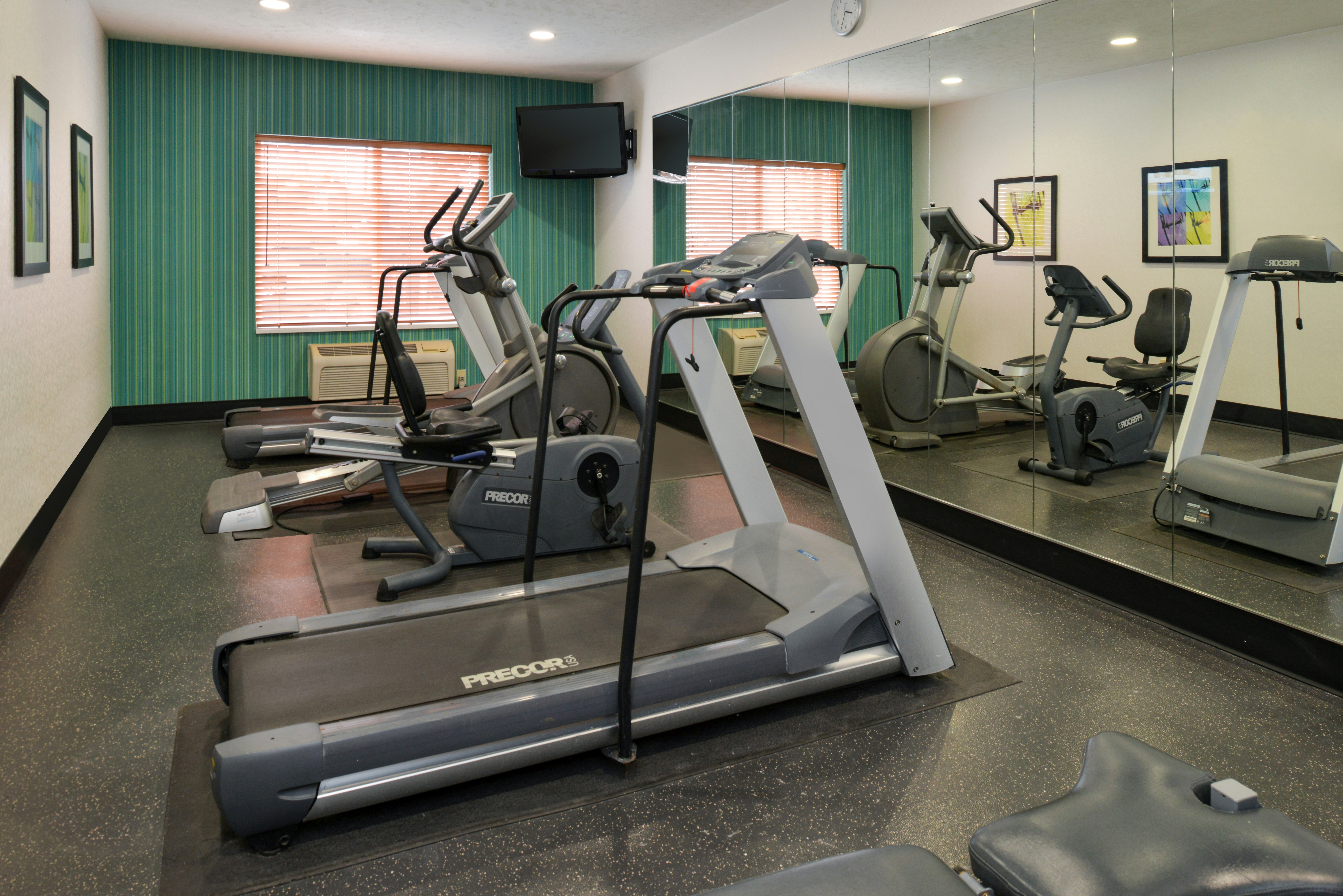 Holiday Inn Express Hotel And Suites Omaha West 30/46