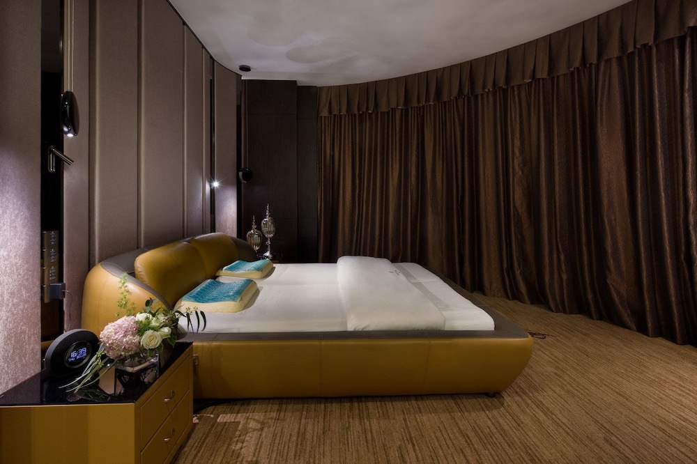 DeRUCCI Hotel 31/65