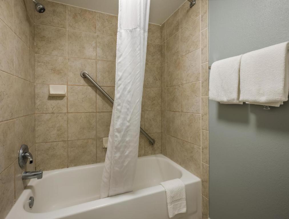 ROOM, 2 QUEEN BEDS