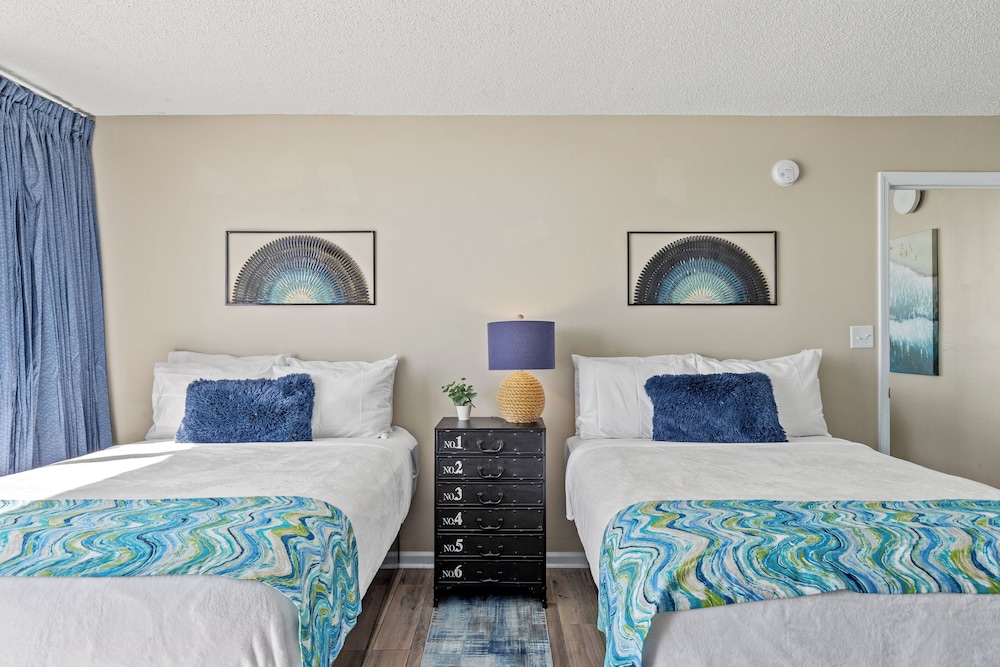 Sandpiper Beacon Beach Resort 9/50