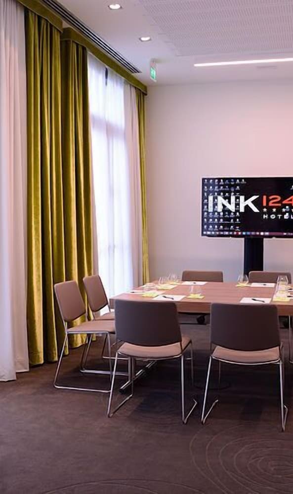 Link124 Hotel 62/65