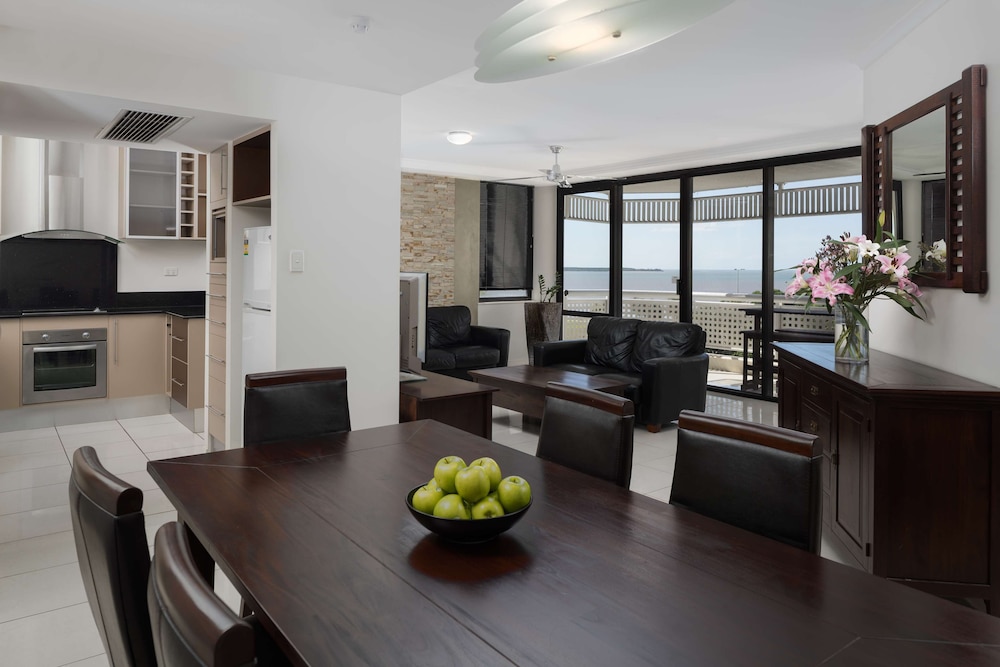 Rydges Esplanade Resort 55/68