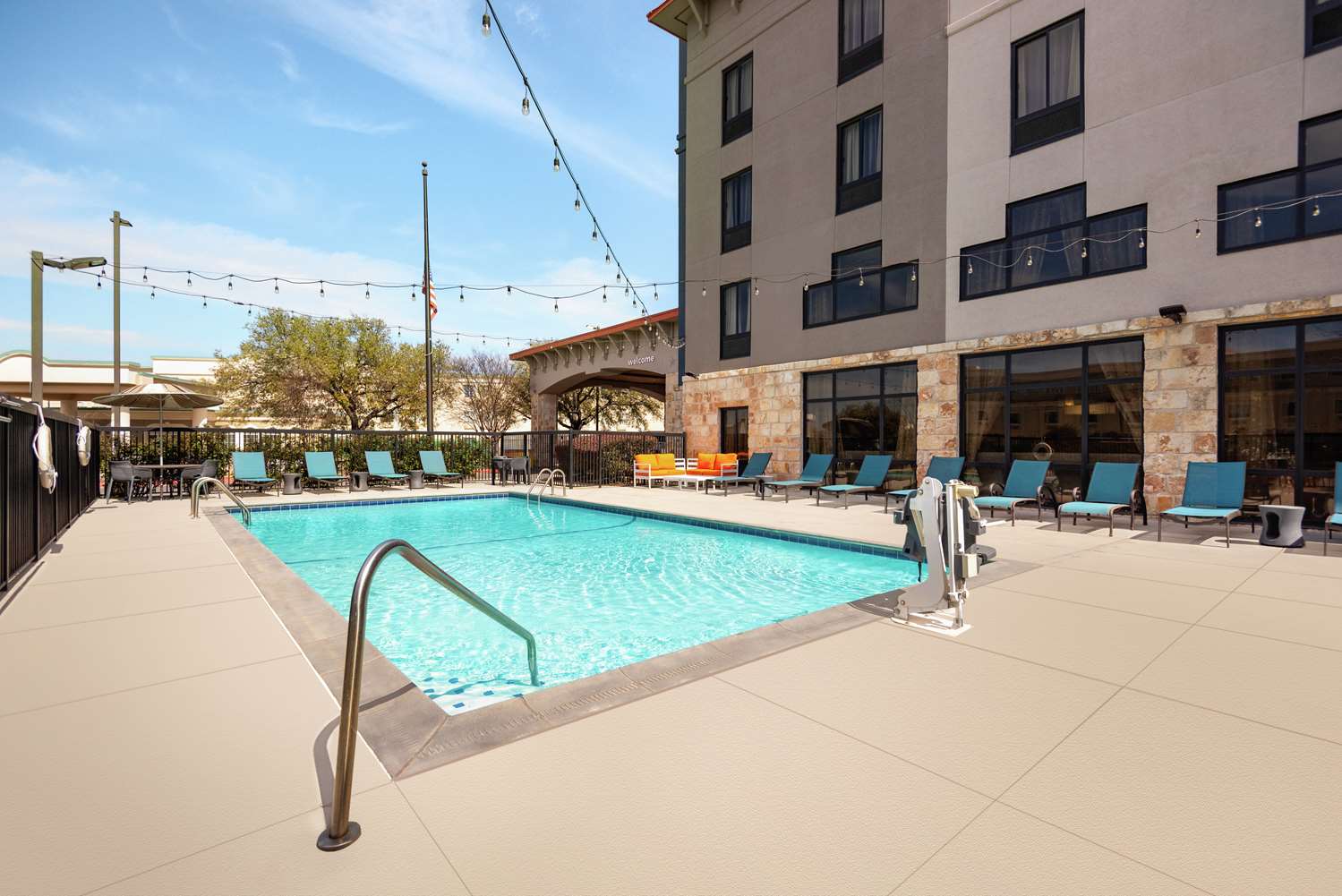 Hampton Inn Suites San Marcos 42/44