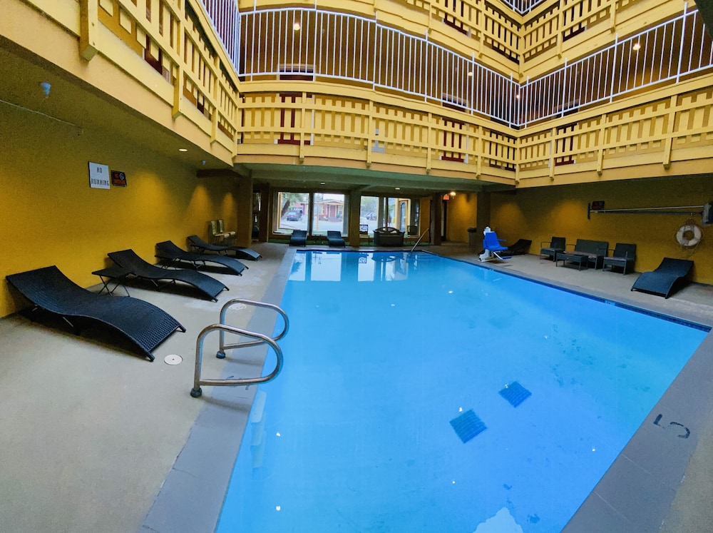 The Aqua Pacific Hotel 14/22