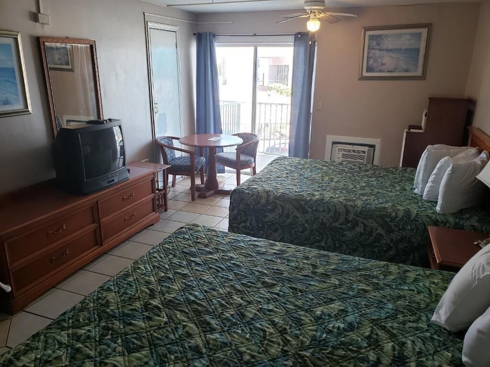 The Seascape Inn 16/53
