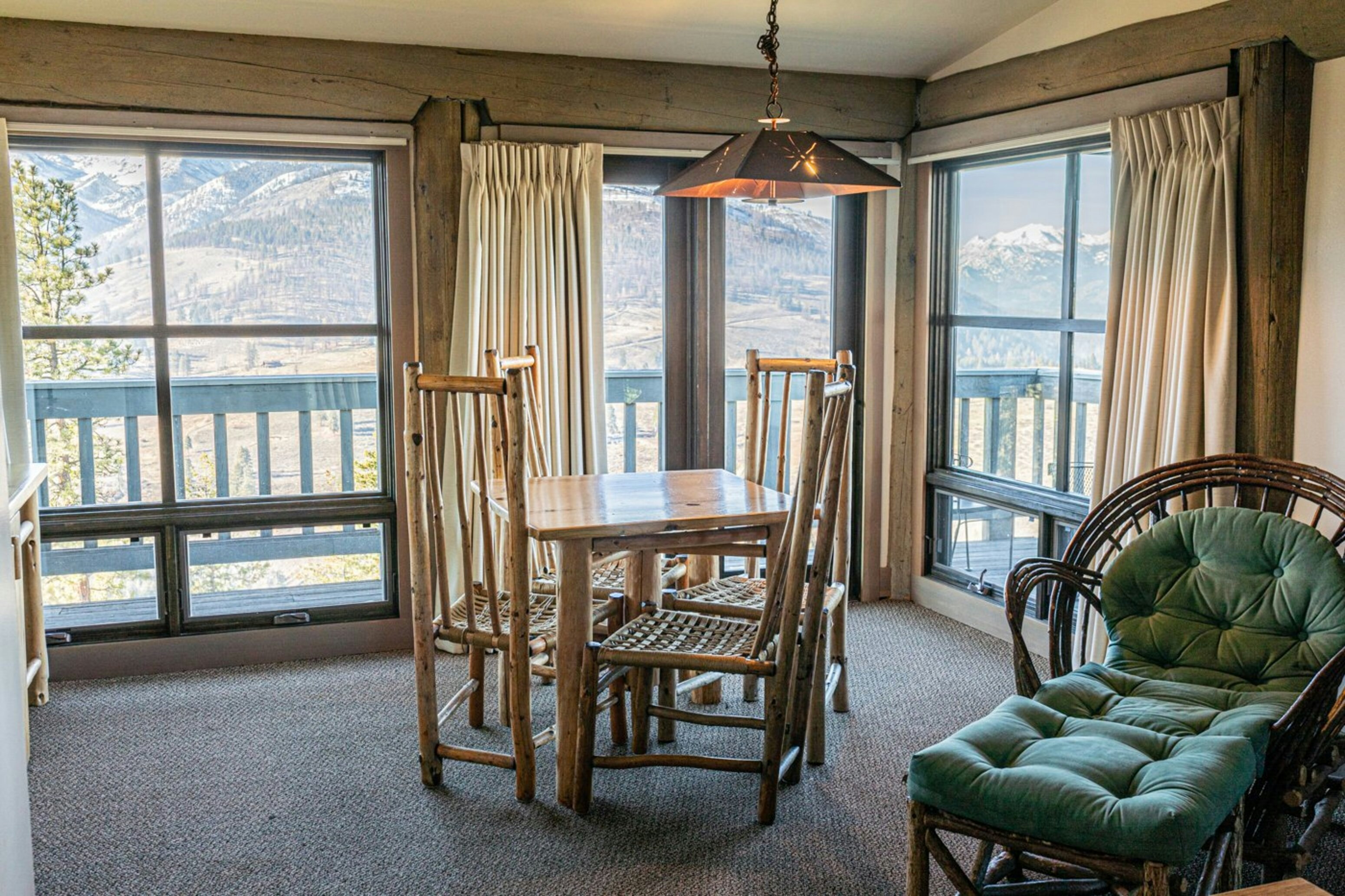 Sun Mountain Lodge 64/82