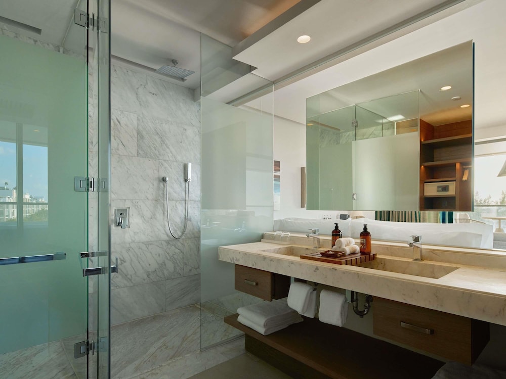 EUPHORIA, SUITE, KING BED