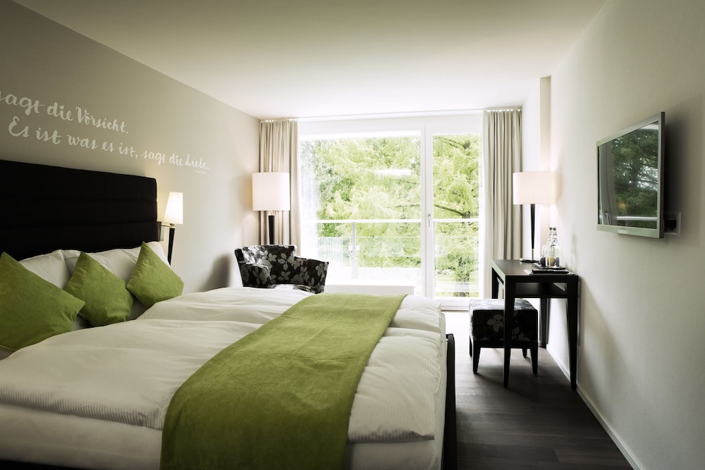 BOUTIQUE, DOUBLE BED