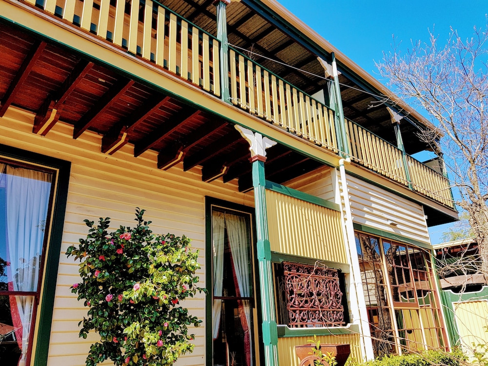 Bridgefield Guest House 2/50