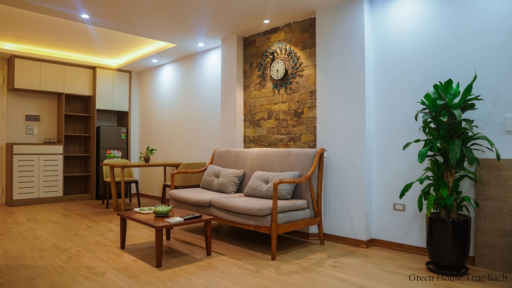 Green House Service Apartment 27/46