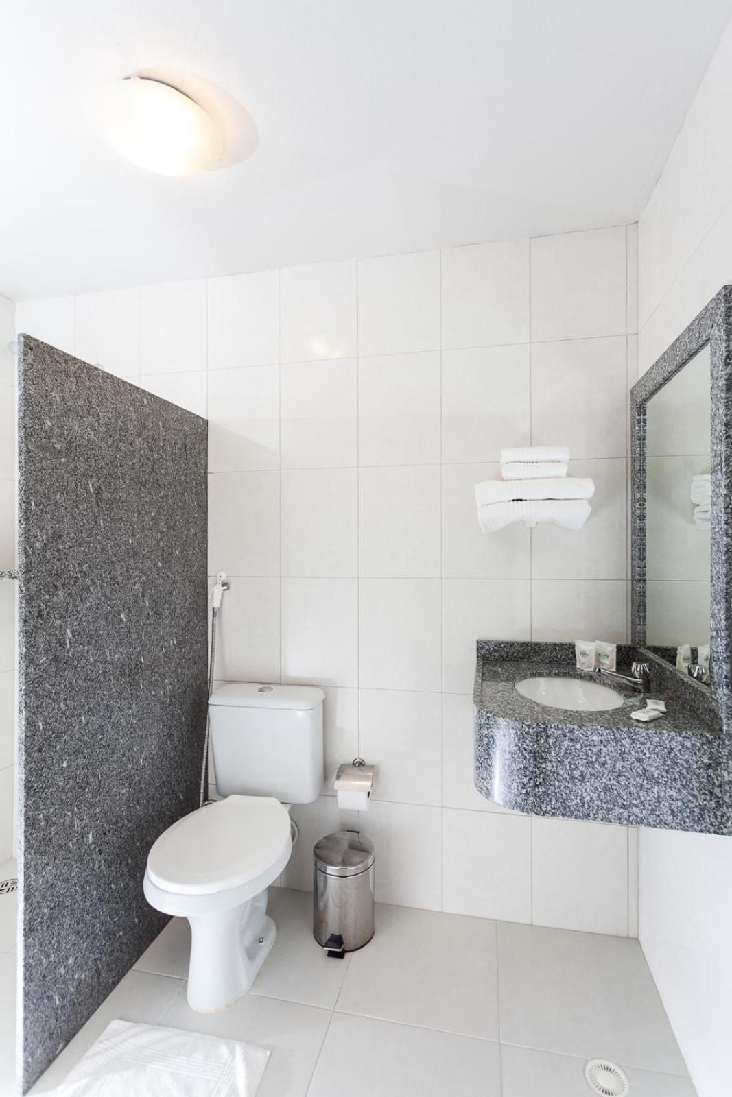 HOTEL TAVARES CORREIA 30/33