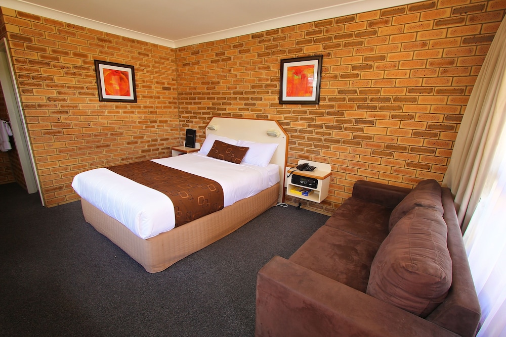 GARDEN CITY MOTOR INN 22/44