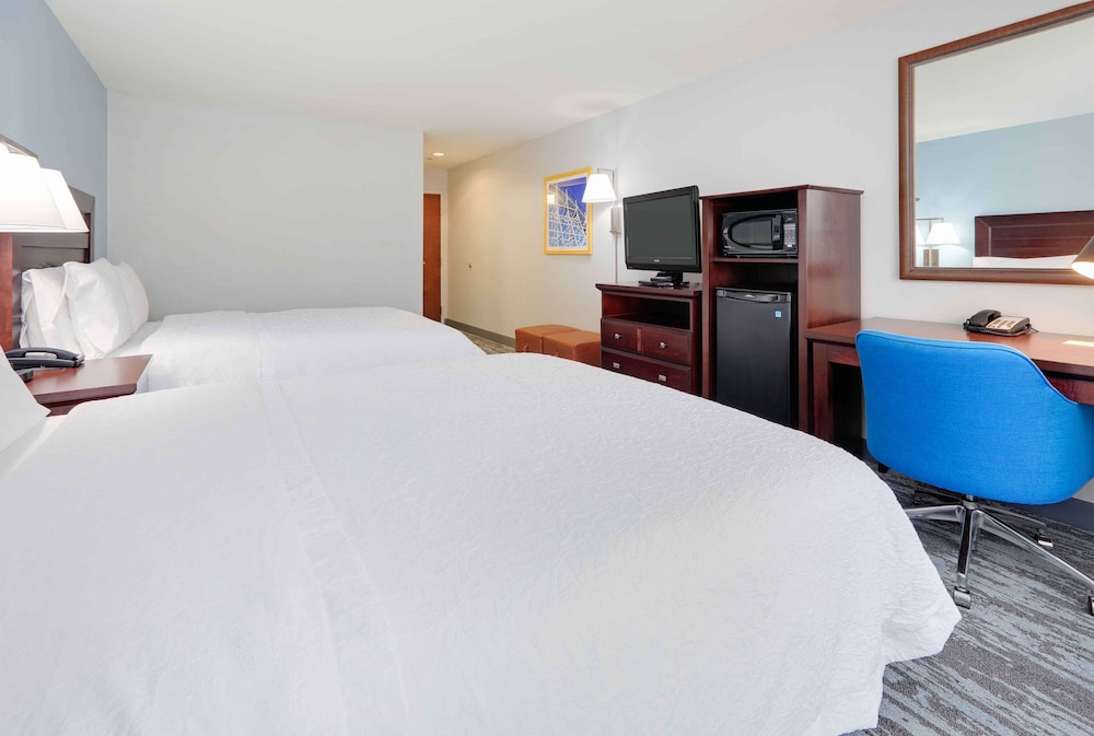 Hampton Inn Suites Dallas Arlington South 18/50