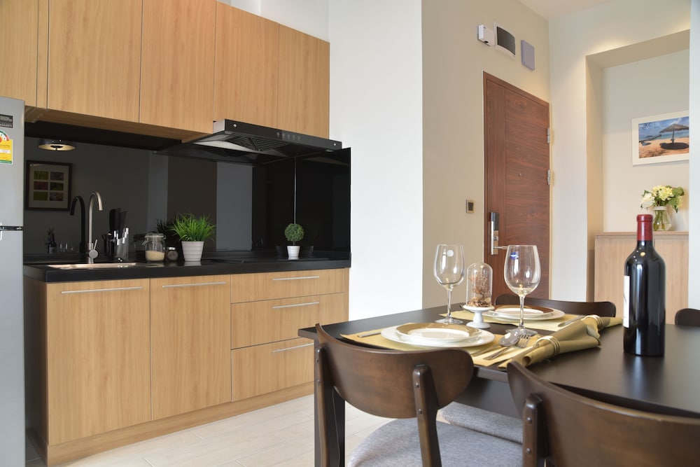 The View Serviced Residence 56/66