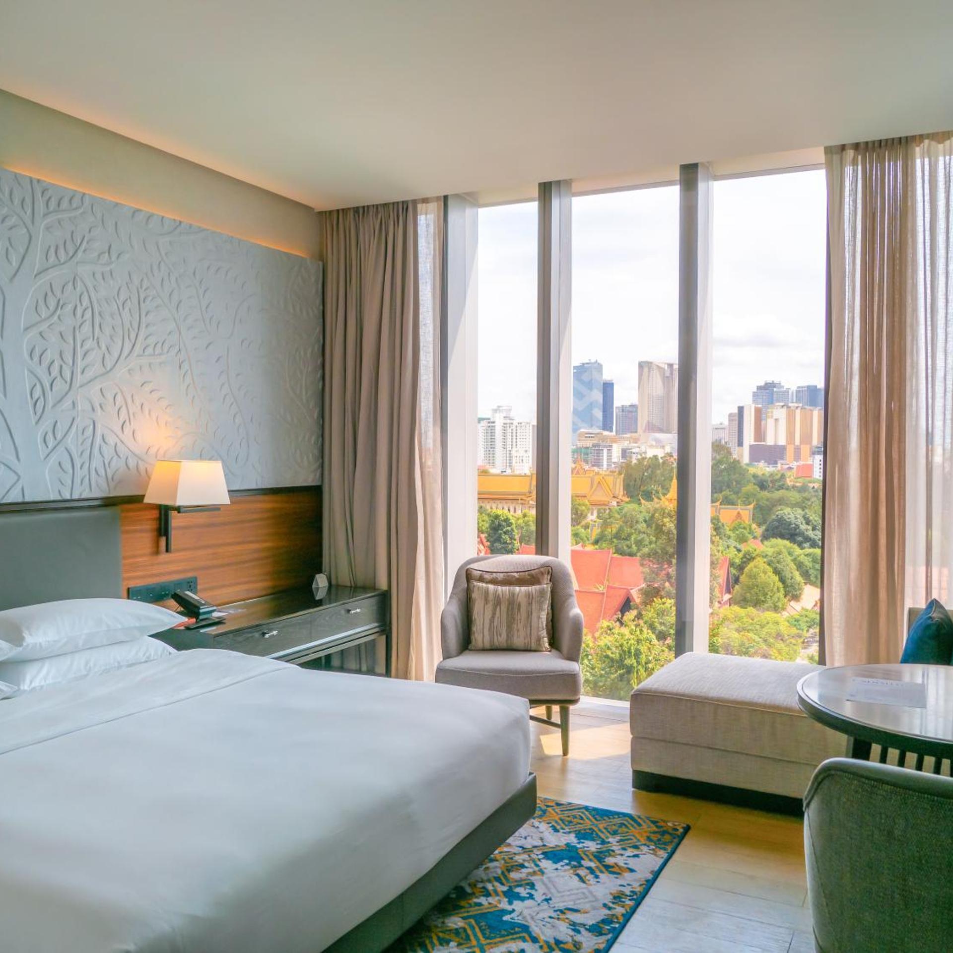 Room, King Bed, Palace View