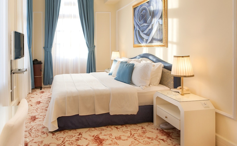 Grande Albergo Delle Rose 12/50