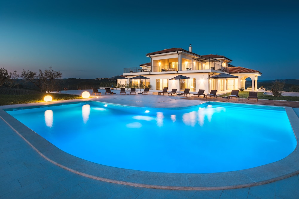 Wine Residence Cattunar 1/50