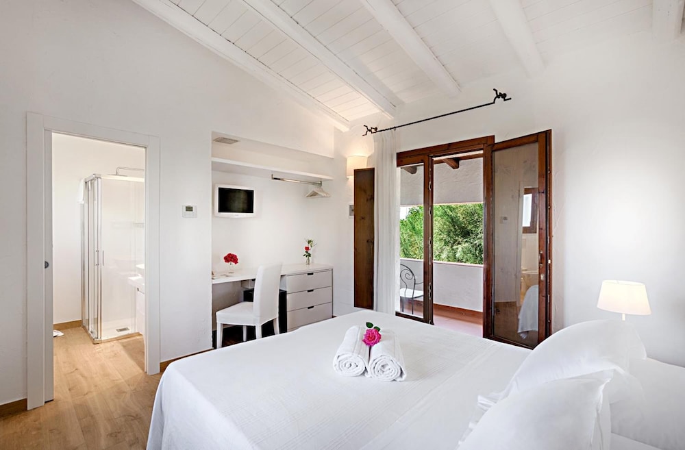 Villa Mediterranea 3/28