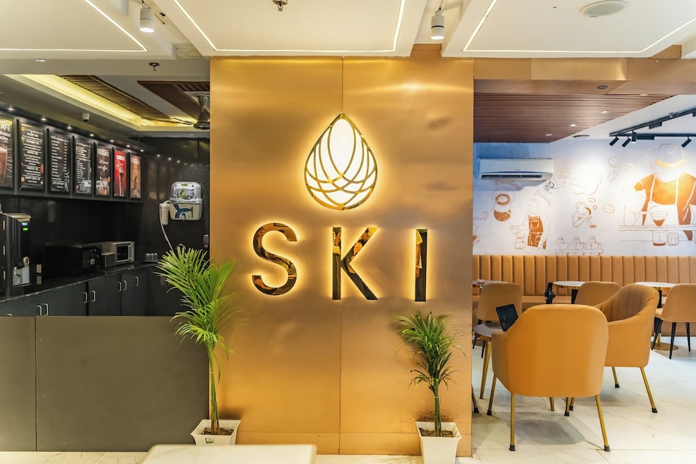 SKI Hotels And Resorts 6/49